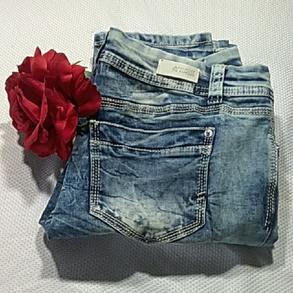 Almost Famous  Size 9
